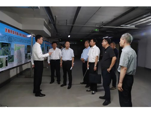 王友進(jìn)調(diào)研濼文路人防停車場建設(shè)